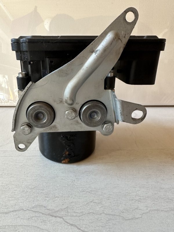 photo_2024-03-08_13-55-10 BMW 325i ABS Antilock Brake Pump Control 3451677538601 Module 6775386