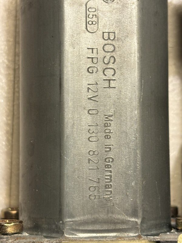 VW GOLF IV (1J1) 1.4 16V Motor Fensterheber links vorne 0130821765 BOSCH