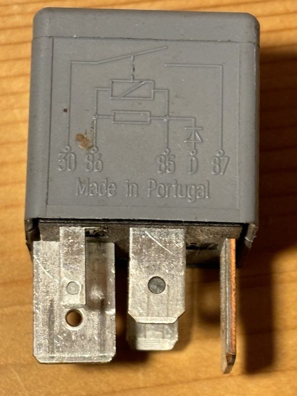 photo_2024-03-29_22-03-57 Original VW Caddy RELAIS 1K0906381