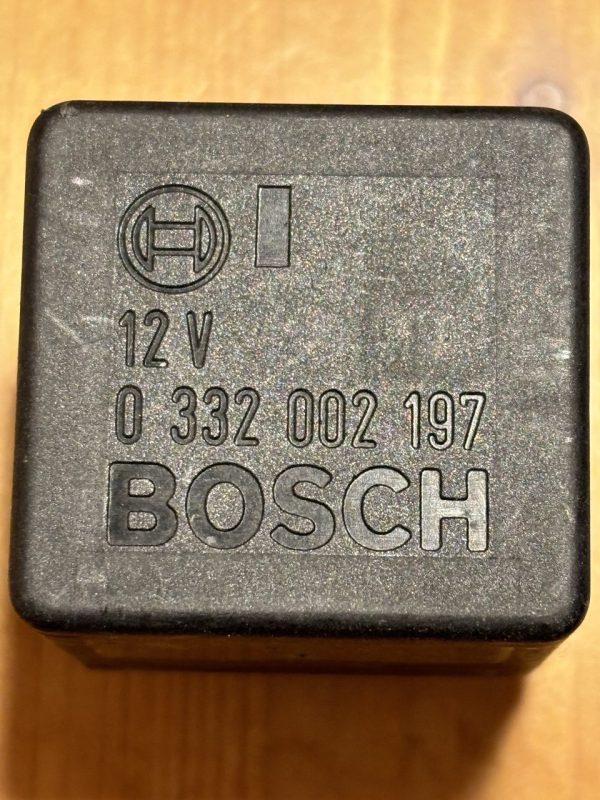 photo_2024-03-29_23-12-48 Relais BOSCH 0332002197 Mercedes Benz W 124 W 201 W 202 0015426519 original