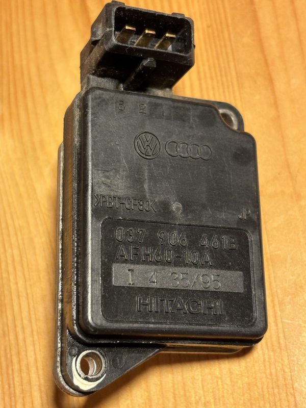 Luftmassenmesser VW Audi Seat Skoda 037 906 461 B