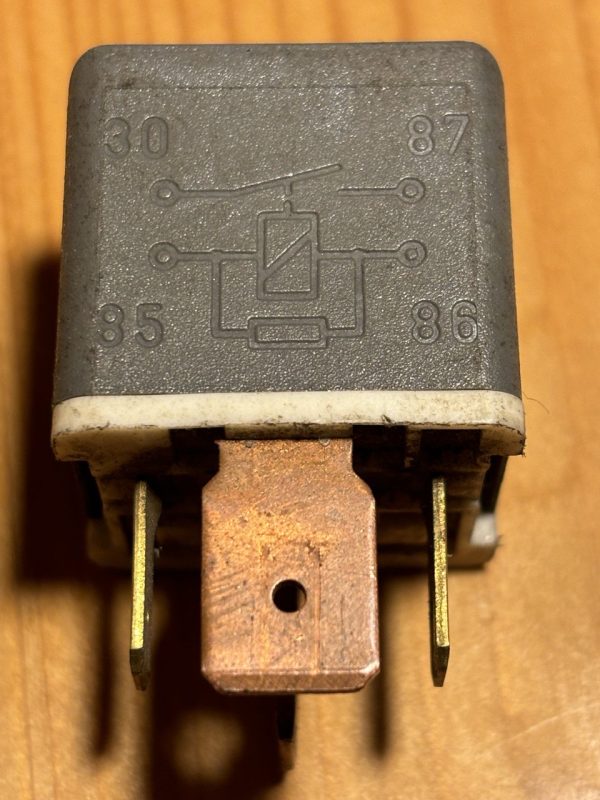 Relais 18 Arbeitskontaktrelais X-Kontakt VW Passat Golf Polo T4 Audi - 191937503