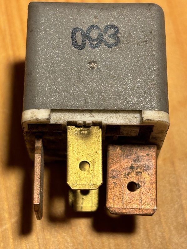 Relais 18 Arbeitskontaktrelais X-Kontakt VW Passat Golf Polo T4 Audi - 191937503