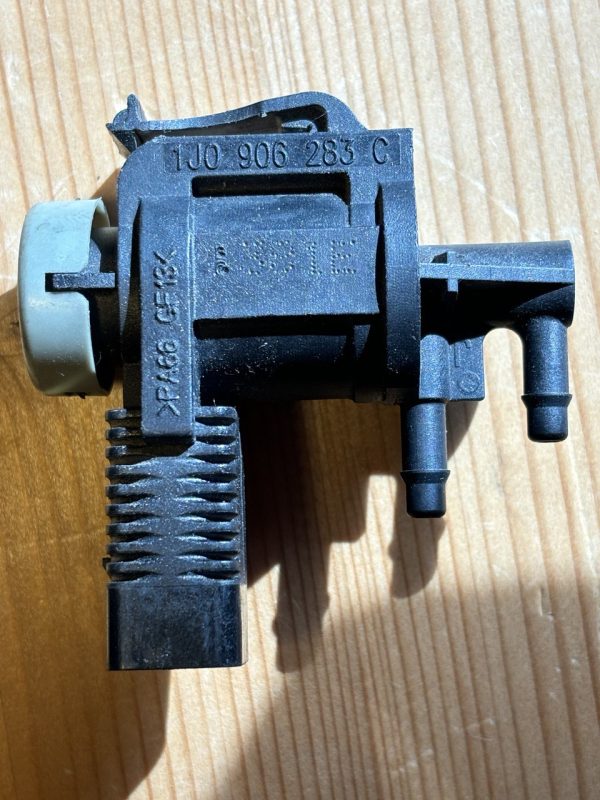 photo_2024-03-30_00-51-53 VW Audi Seat SK Magnetventil Magnet Ventil Ladedruck Ladedruckventil 1J0906283C