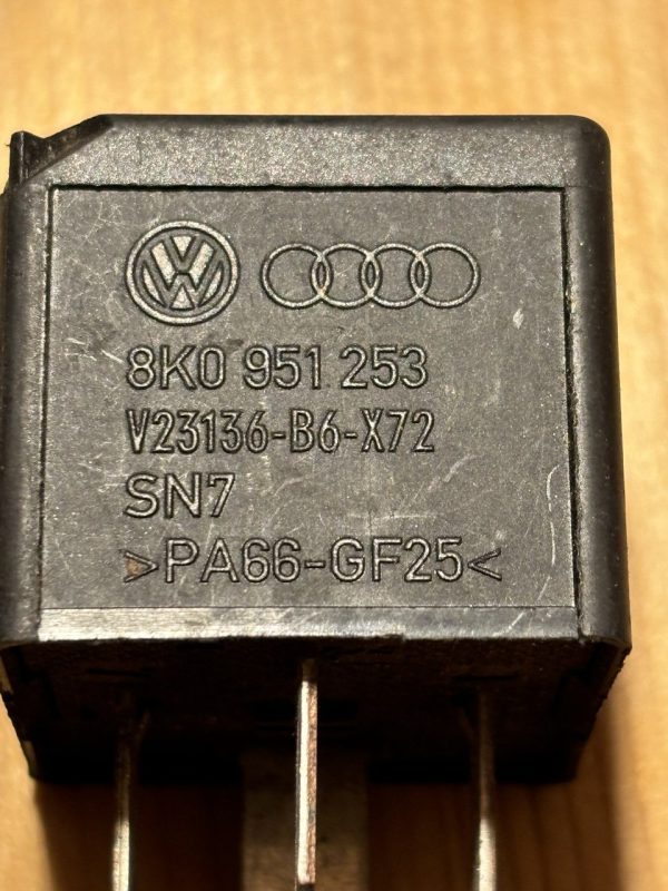Audi VW Relais 8K0951253 Arbeitskontaktrelais 643 Arbeitsstromrelais Orig. J15
