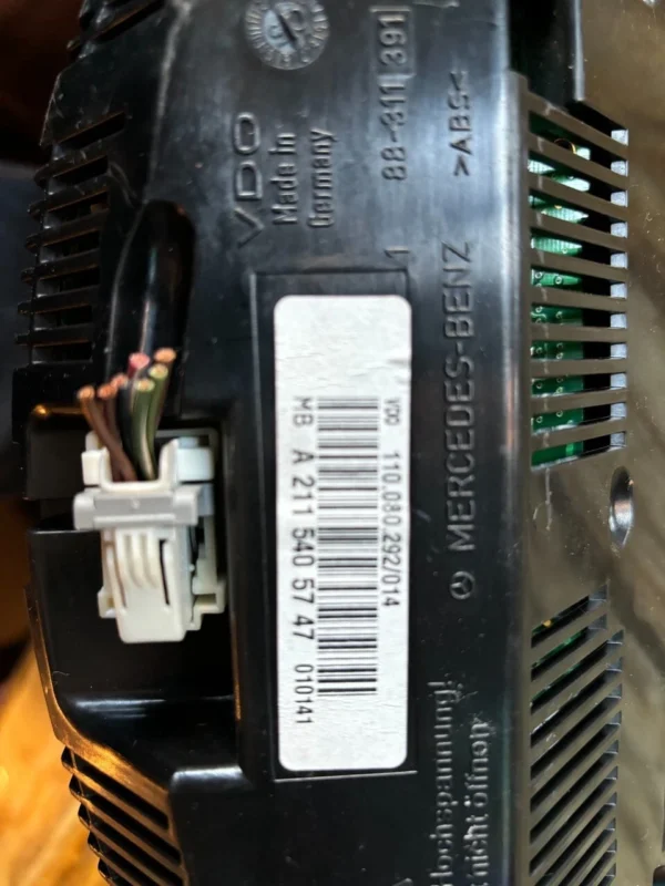 s-l1600 (100) Mercedes Benz W211 E-Klasse Tacho Kombiinstrument Tachometer A2115405747