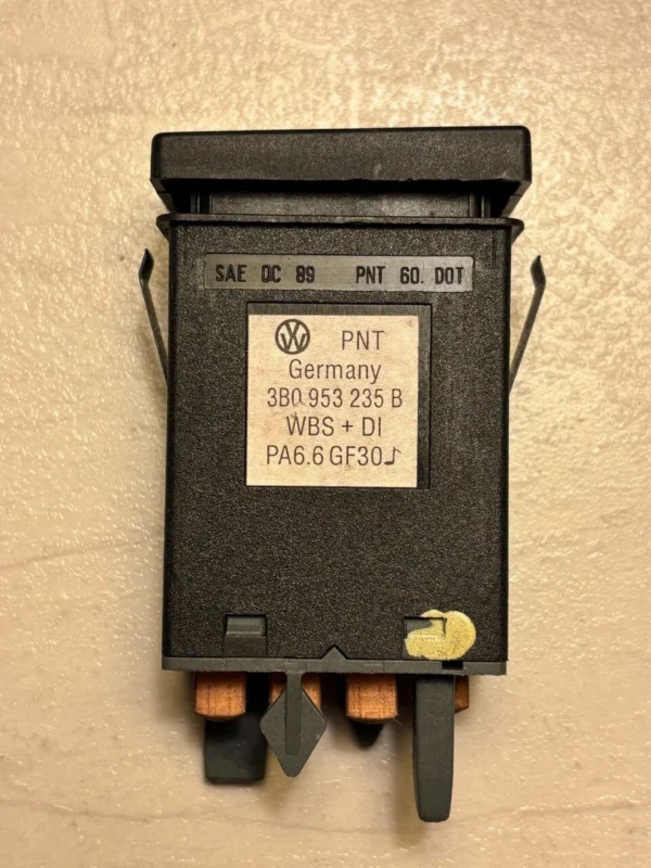 s-l1600 - 2025-10-02T220648.439 FEBI BILSTEIN Warnblinkschalter für VW 3B0953235B