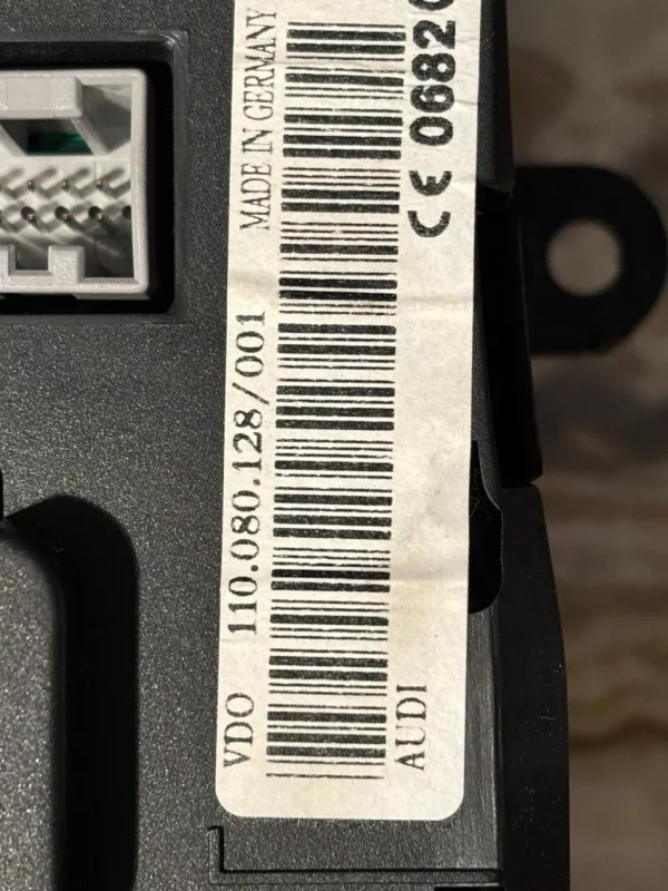 s-l1600 - 2025-10-03T102116.209 Instrumententafel / Tacho AUDI A6 4B0920933G 110.080128/001