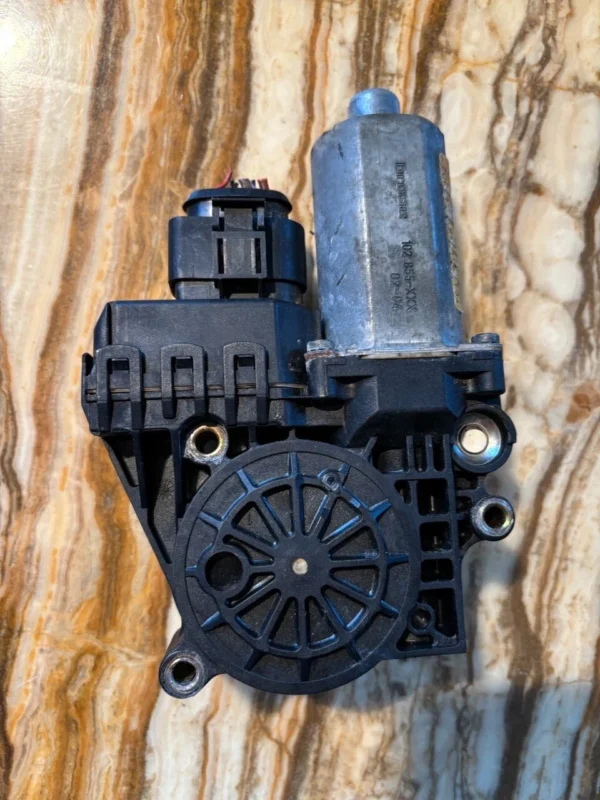 s-l1600 - 2025-10-03T113216.322 Fensterhebermotor Audi A8 D2 vorne links 4DO959801E
