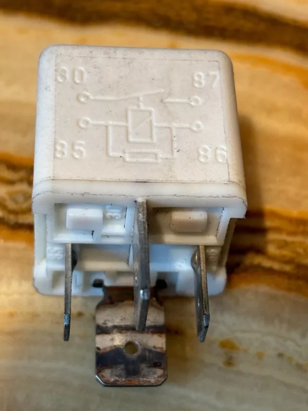 s-l1600 - 2025-10-03T121412.243 9522061 Saab Relay (4-Pin) HELLA Saab 9522061