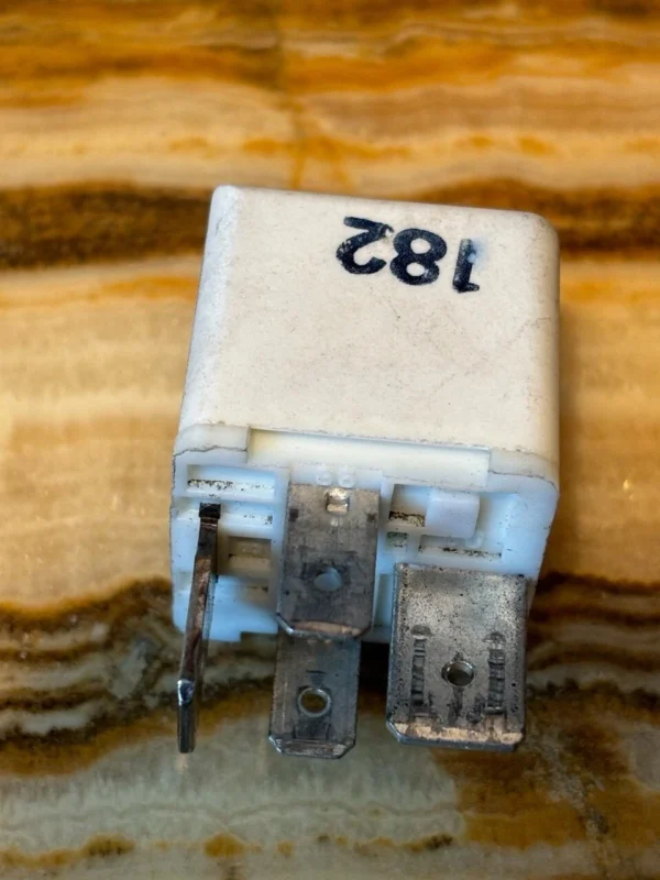 s-l1600 - 2025-10-03T121421.212 9522061 Saab Relay (4-Pin) HELLA Saab 9522061