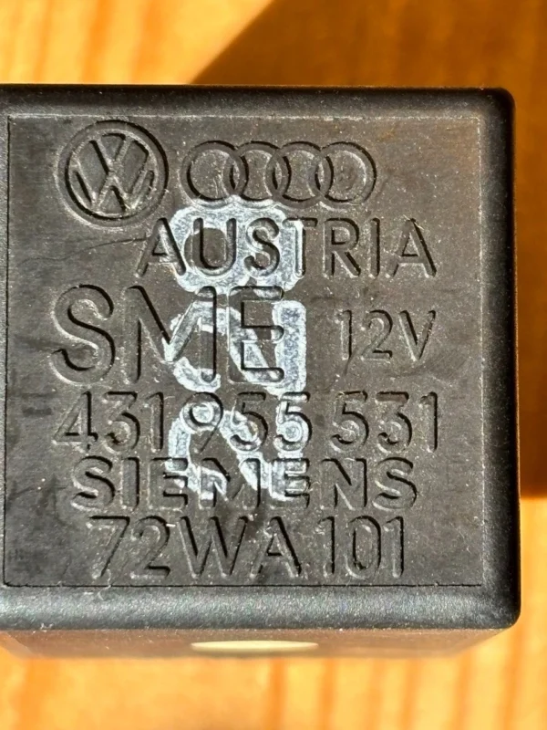 VW AUDI Wischer Steuergerät Relais Modul 431955531 SJR 12V 25.0600.00