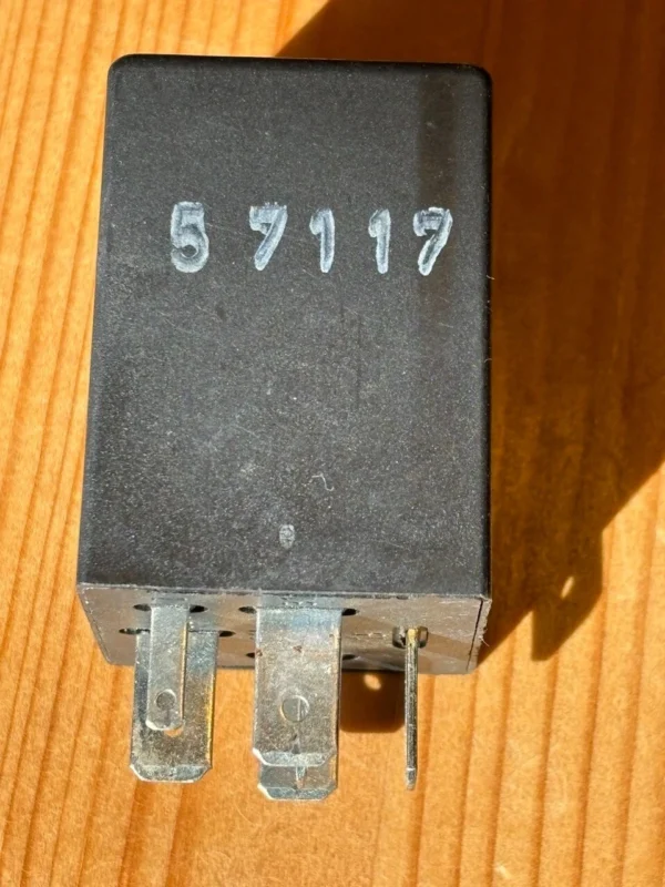 VW AUDI Wischer Steuergerät Relais Modul 431955531 SJR 12V 25.0600.00