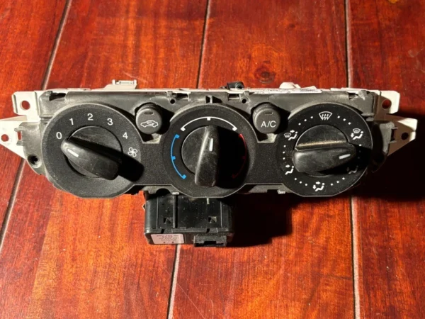 s-l1600 - 2025-10-03T173020.547 3M5T-19980-AD Klimabedienteil Ford Focus C-Max BJ.2005