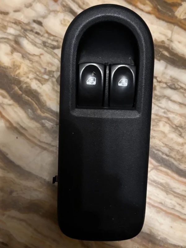 s-l1600 - 2025-10-05T200513.133 Power window switch Renault CLIO III 2006 E29470