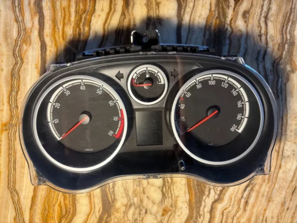 s-l1600 - 2025-10-07T151315.757 VAUXHALL / Opel Tacho Speedometer Compteur P0013285377