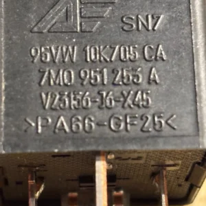 7M0951253A Original Audi VW Skoda Seat Relay 7M0 951 253 A