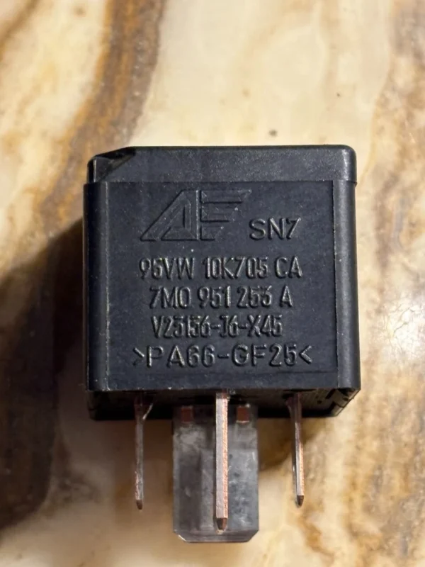 s-l1600 - 2025-10-07T180424.250 7M0951253A Original Audi VW Skoda Seat Relay 7M0 951 253 A