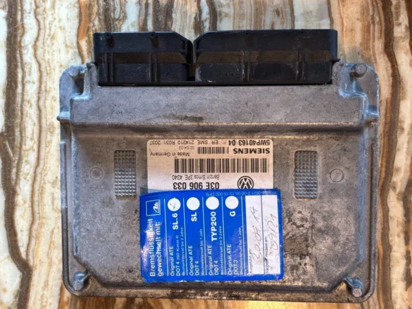 Motorsteuergerät Steuergerät Motor 03E906033 VW Polo 9N