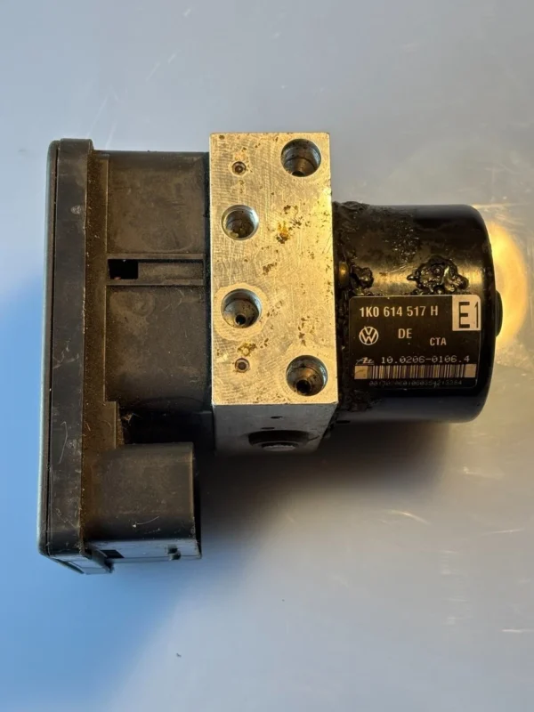 ABS-Pumpe Volkswagen Golf V 1.4 16V 1K614517H