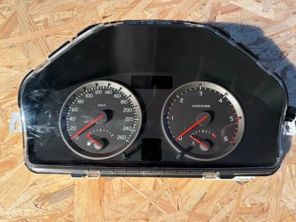 s-l1600 (69) Tachoeinheit / Kombiinstrument Volvo S40 2.4 E 30710071