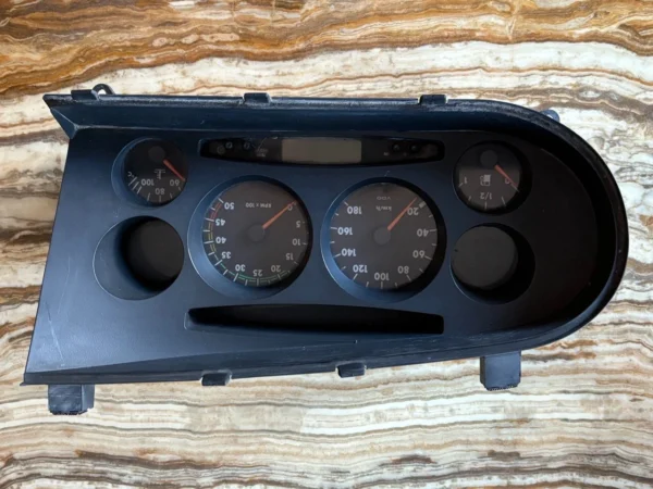 s-l1600 (84) IVECO DAILY 15518400407 155160100303 504055192 Instrument Panel