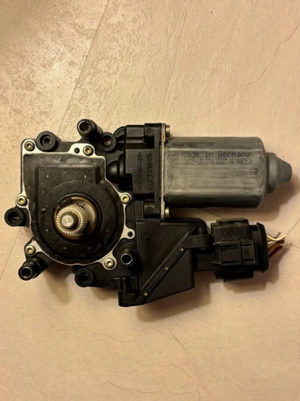 s-l1600 (94) Fensterhebermotor Audi A4 B5 Vorne Links 114185-101