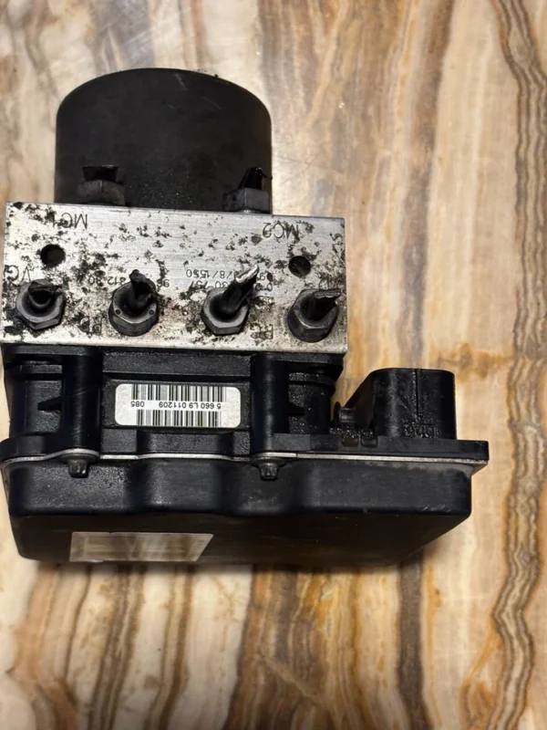s-l960 - 2025-10-07T132112.677 Pumpe ABS Citroen C5 III RD 9666542880 87BO893431550