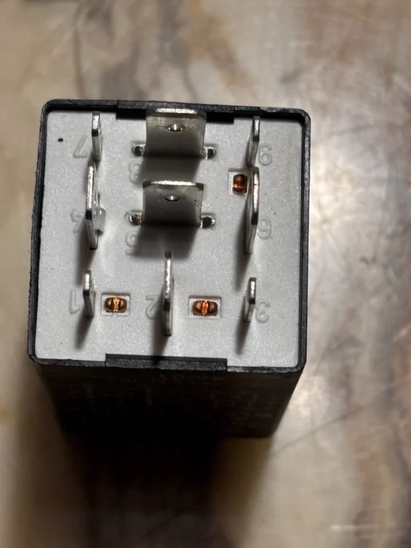 s-l960 - 2025-10-07T162533.464 Relais Arbeitsrelais Nr.: 175 Volkswagen Audi Seat Skoda 3A0927181
