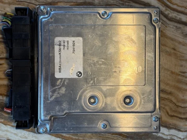 BMW E46 Motorsteuergerät Steuergerät Motor DME 7531848 0261208388 7541924