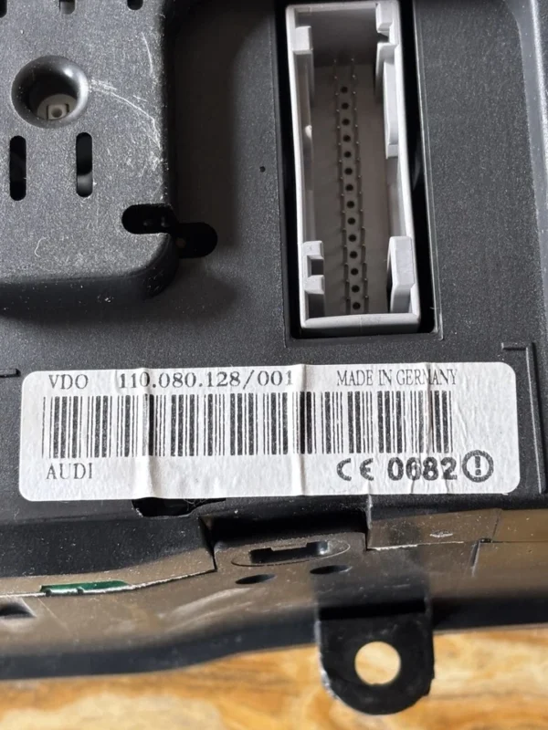 Tacho Kombiinstrument Audi A6 C5 4B0920933G 110080128001 4B0 920 933 G