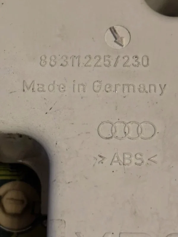 s-l960 - 2025-10-09T181819.274 Audi A4 8d Tacho Verkratzt 88311225/230