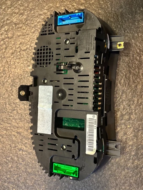 Tacho Kombiinstrument Audi A2 8Z 8Z0920901C 110080192011 17804