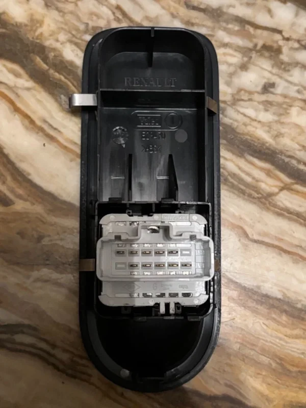 s-l960 (99) Power window switch Renault CLIO III 2006 E29470