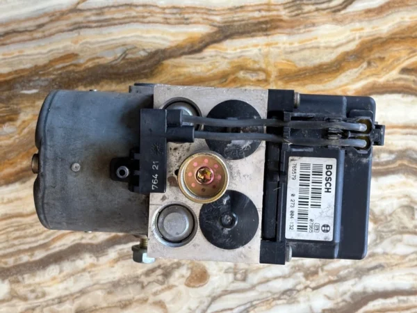 Hauptbremsaggregat ABS VW Passat 1.6 3 B 0273004132 12