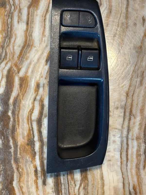s-l1600 - 2025-11-01T151757.675 Fensterheberschalter vorne links 5Z0867171 VW Fox 5Z Bj,07