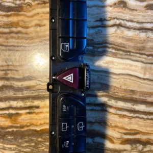 MERCEDES-BENZ C-Klasse W203 Schalter Warnblinker Sitzheizung A2038218758