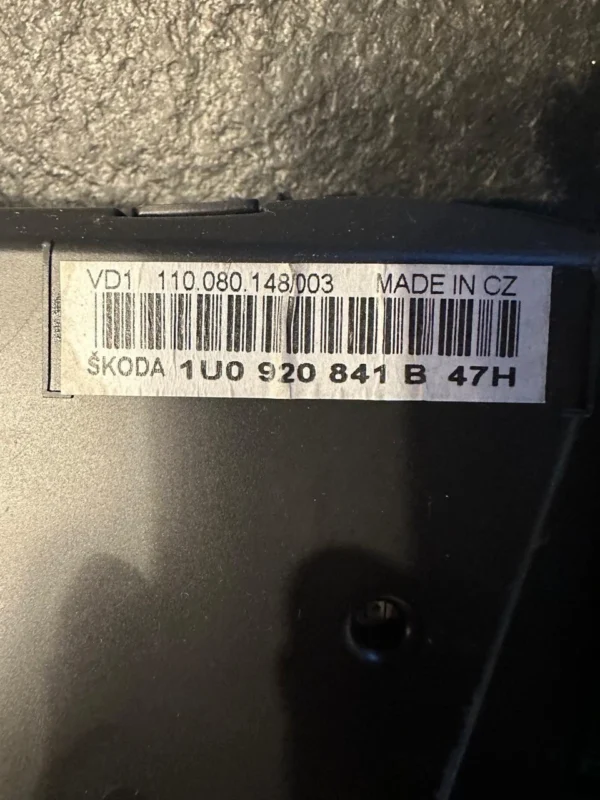 s-l1600 - 2025-11-08T160448.921 81071428 dashboard for SKODA1U0920841B